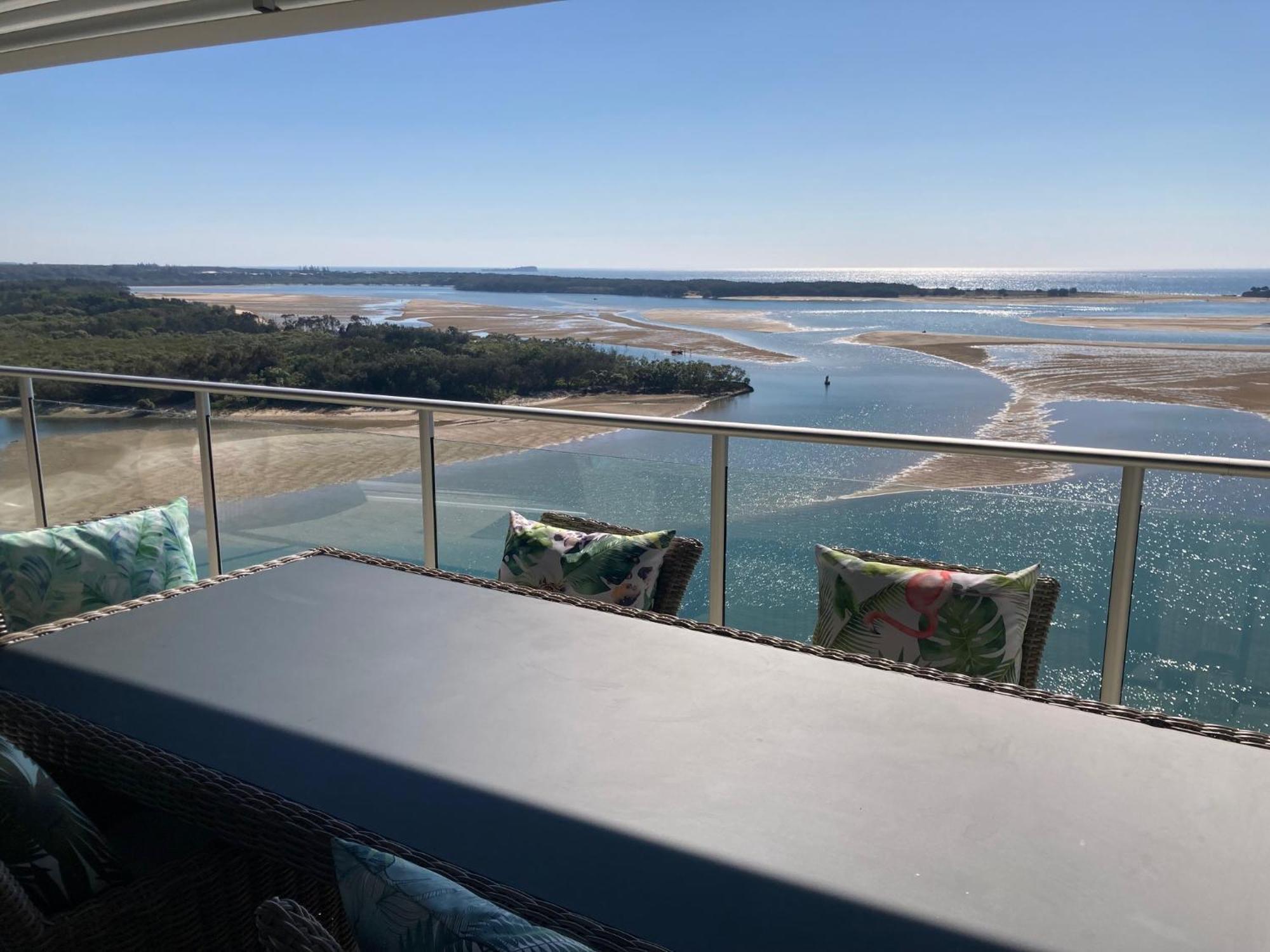 Waves Maroochy River Maroochydore Exterior photo