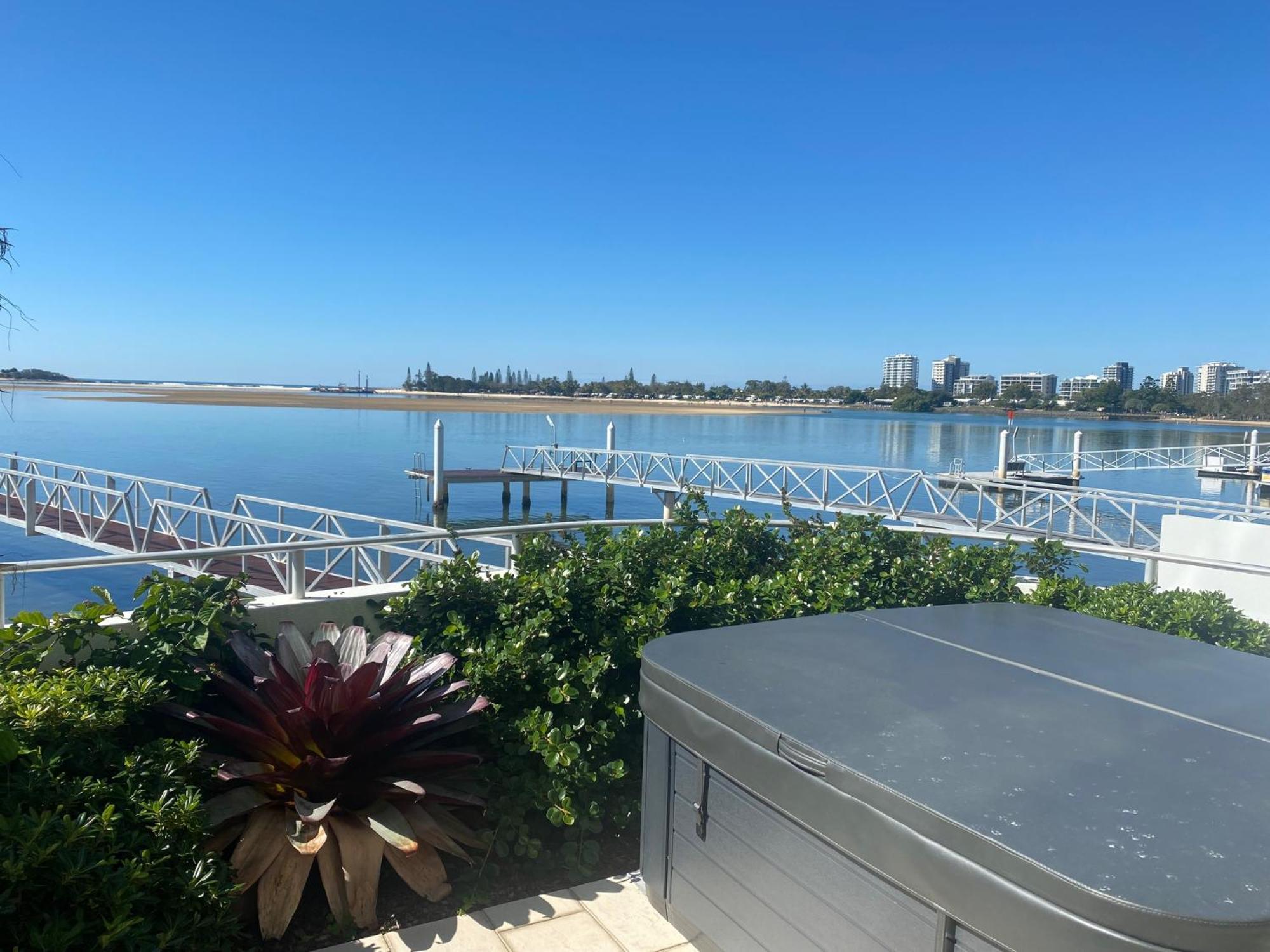 Waves Maroochy River Maroochydore Exterior photo